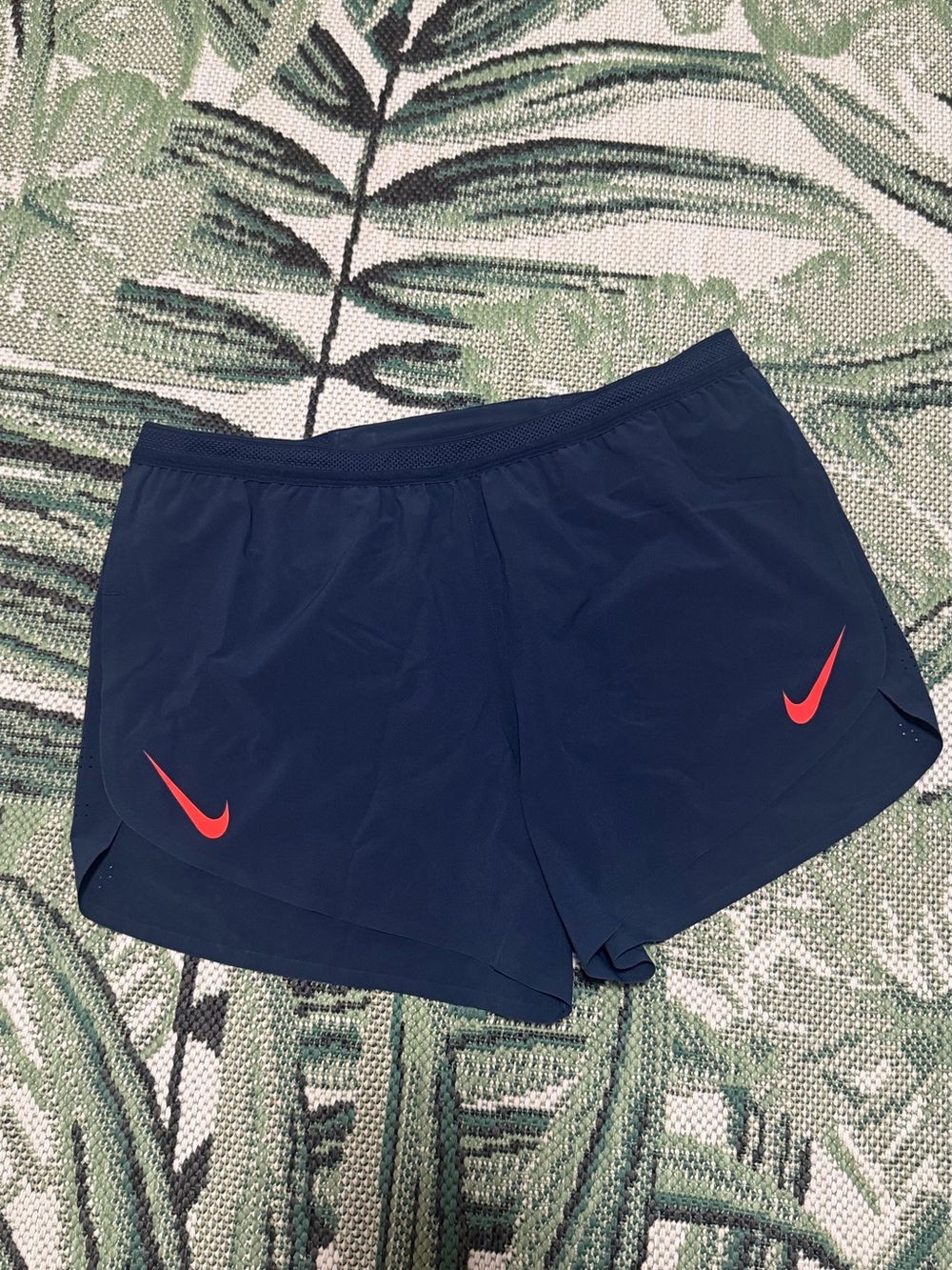 Nike AeroSwift Running Shorts Men's Large 4"
Navy Blue Race Split